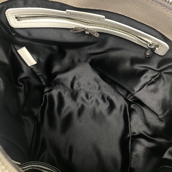 🍎BNWT - HENRI BENDEL Spruce Street Hobo Bag🍎 - Picture 2 of 6